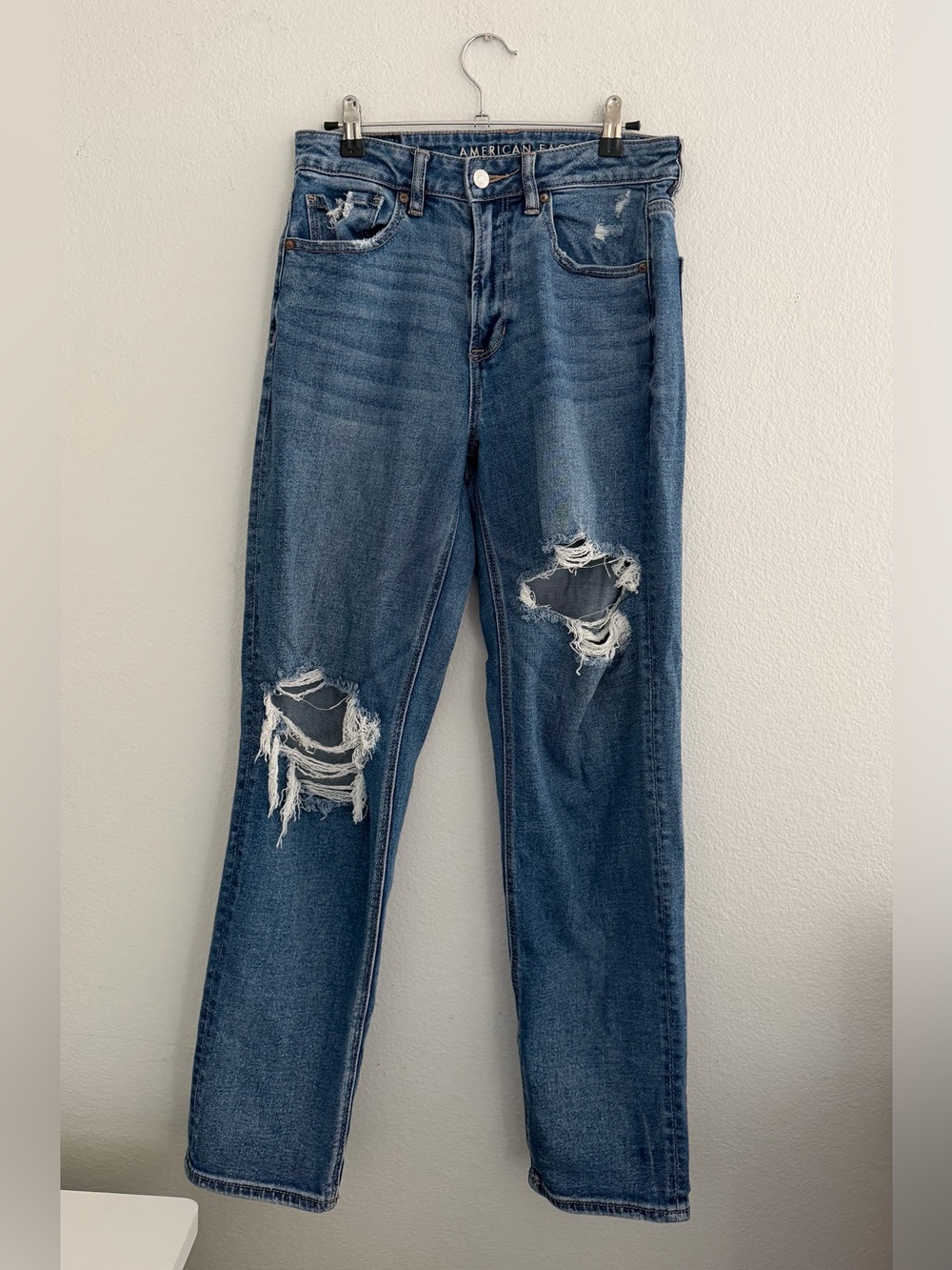 American Eagle Outfitters Women's Distressed Dark Blue Straight Leg Jeans